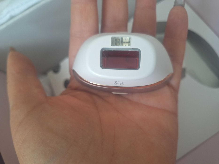 Фотоепилатор Philips Lumea BRI922/00 като нов