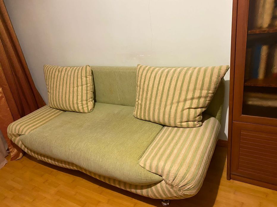 Продам Диван раскладывающийся
