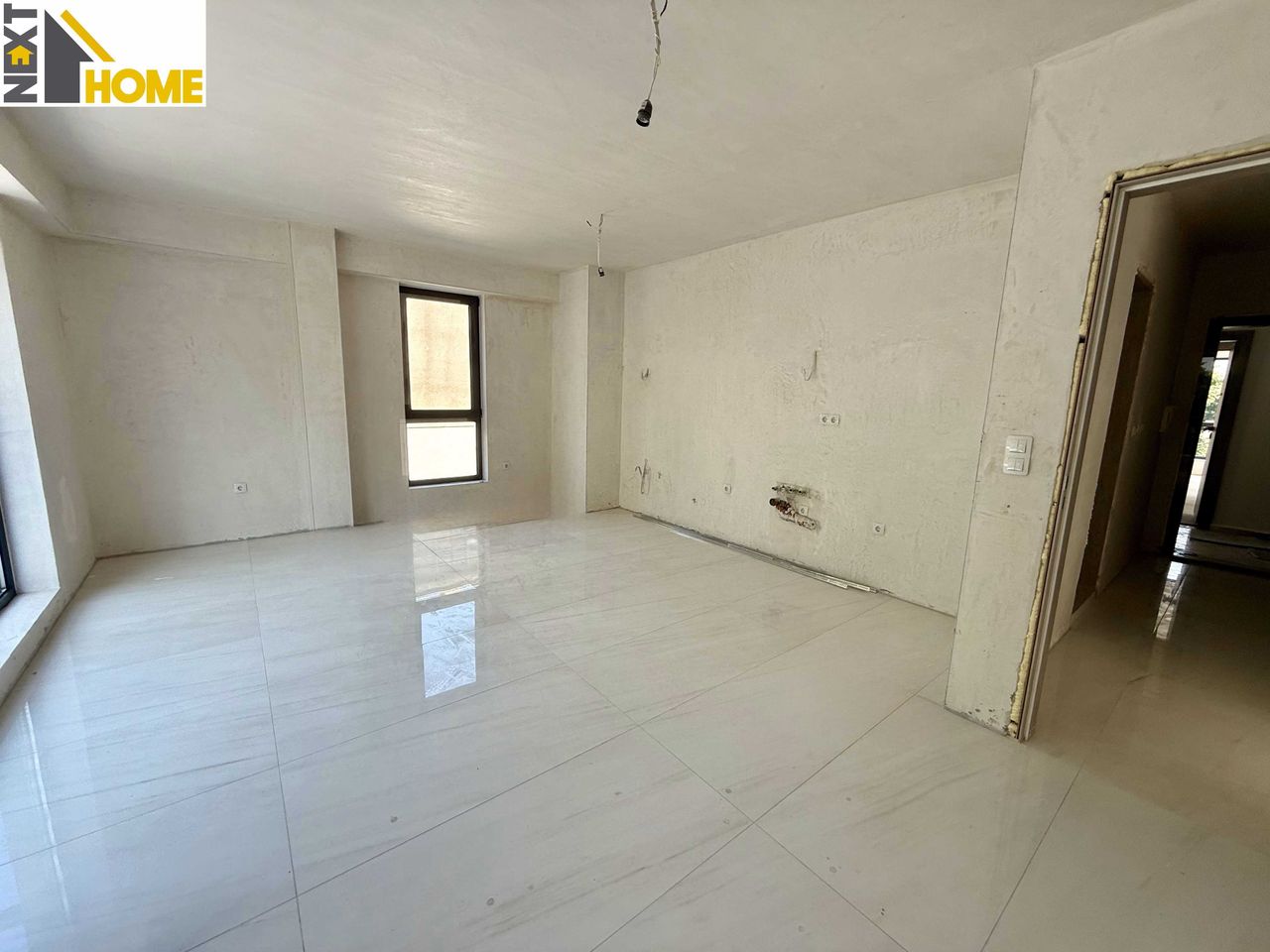 Продава се Тристаен апартамент в Пловдив, Кючук Париж - 96 кв.м за 1667 €/кв.м - Снимка #2