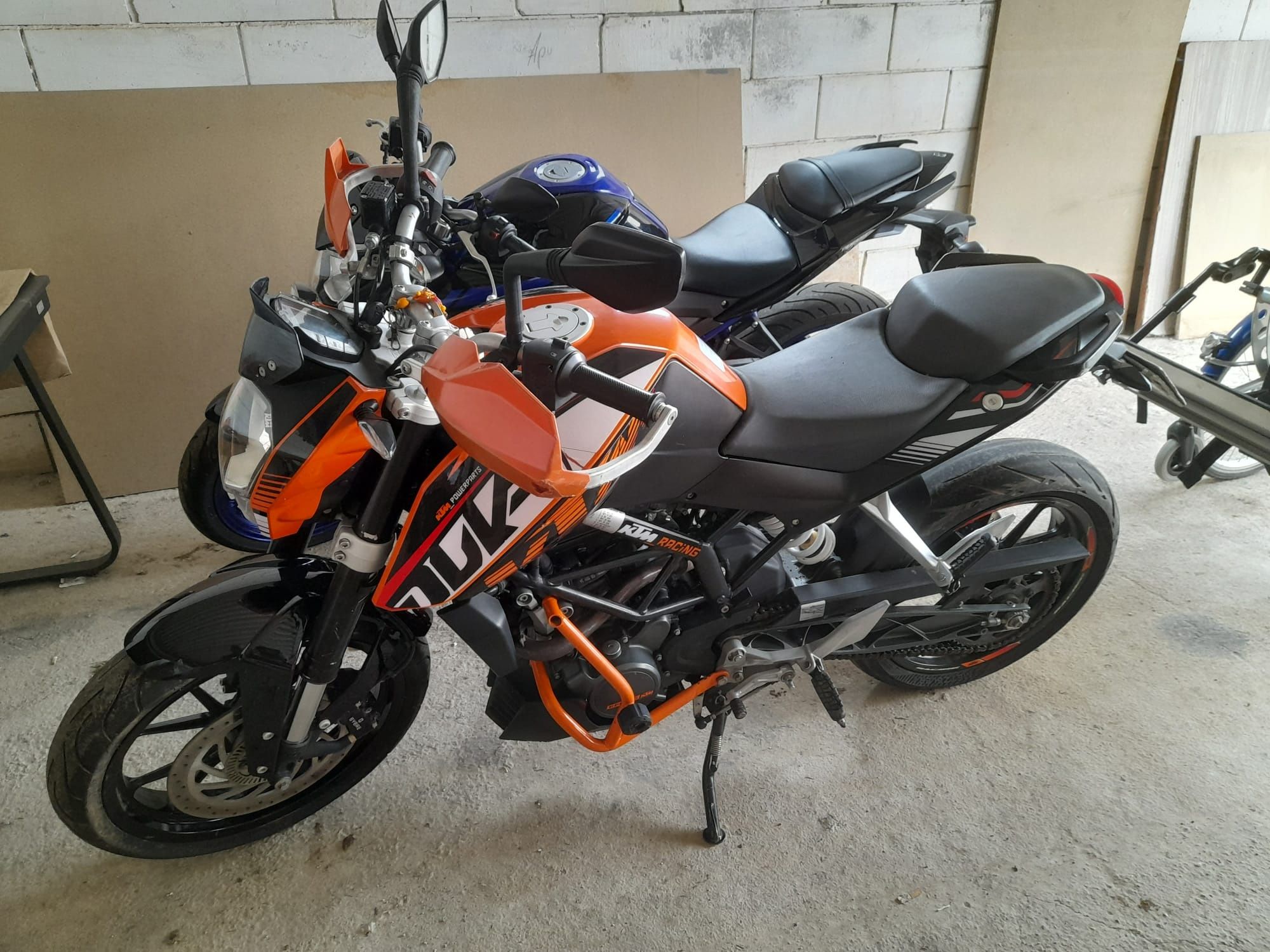 Vand KTM duke 125 ABS
