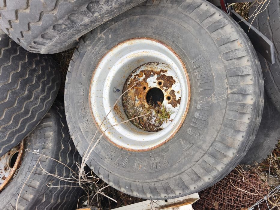 Селскостопански гуми с джанти 400/60-15.5