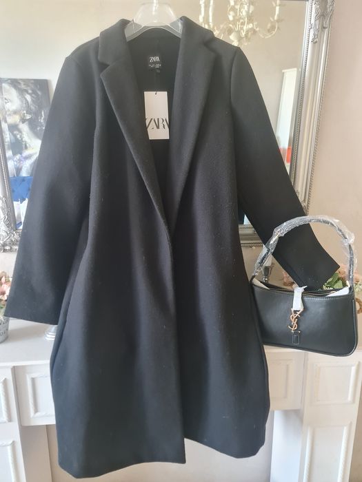 Zara, черно палто ново