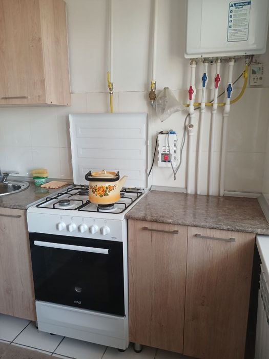 ARENDA Kvartira Chirchiq shahrida  desyatiyda joylashgan 2 xonali