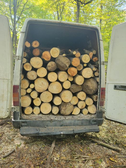 Vând lemne de foc