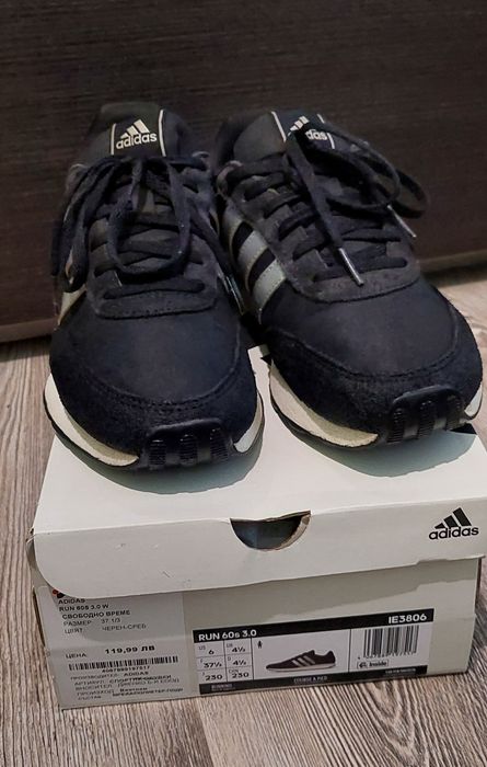 Маратонки Adidas 37