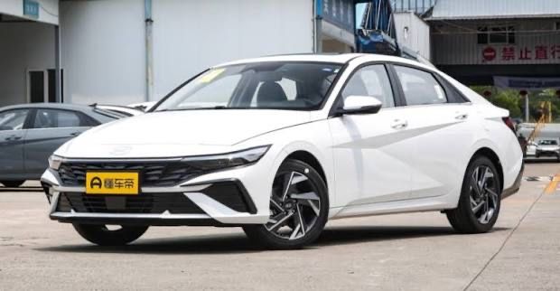 Hyundai Elantra бампер фара капот крыло зеркало дверь багаж