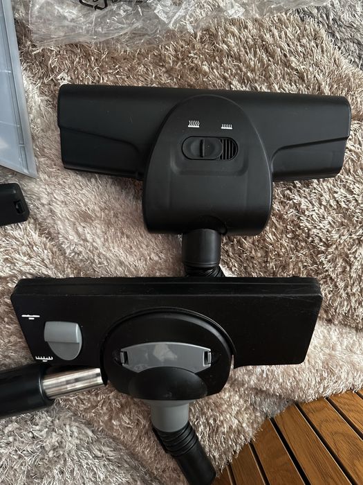 Мощна прахосмукачка BOSCH за сухо и мокро почистване с виден филтър