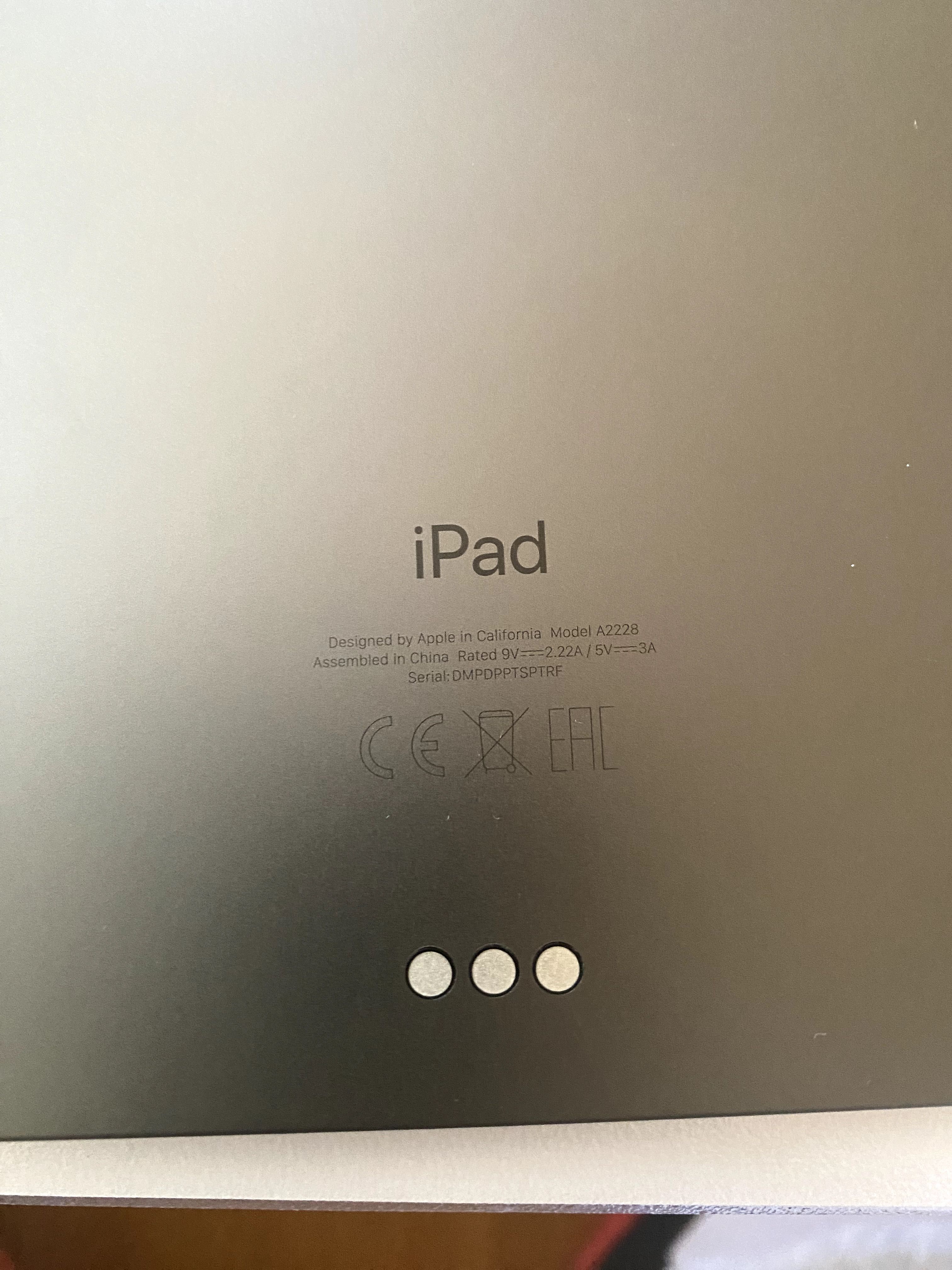 iPad Pro 11, 128 GB, wi-fi, Gen.2, A2228 + Genuine Leather Sleeve