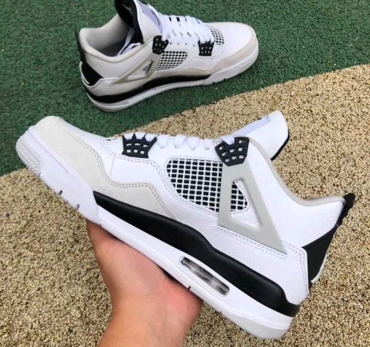 Jordan 4 Retro Military Black EU39