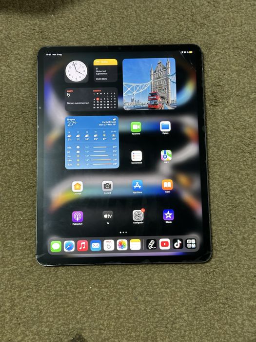 iPad Pro 12.9 inch 5 th Gen  M1 cellular 256gb
