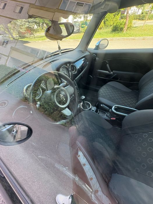 Vând mini cooper pentru detalii in privat