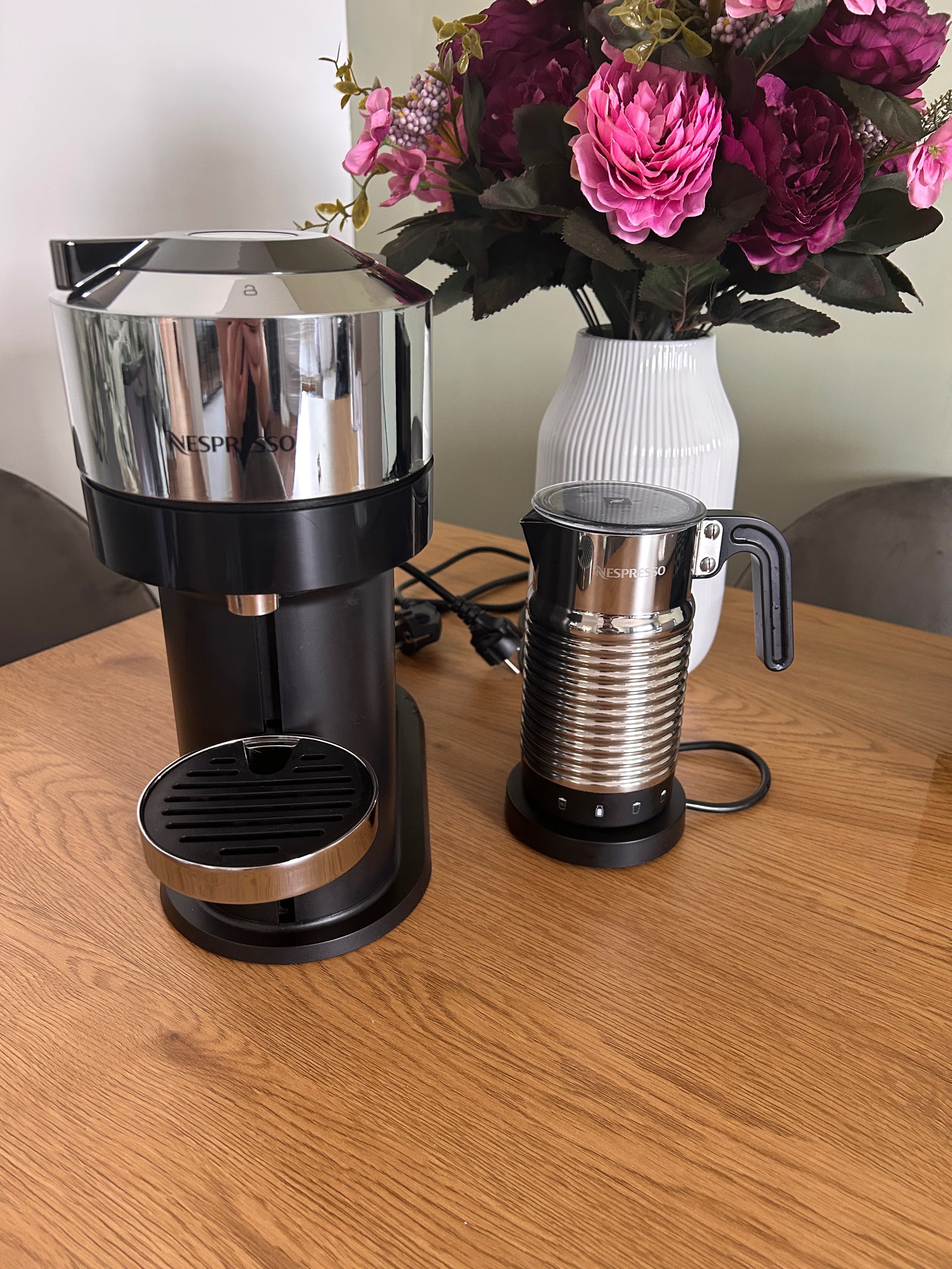 Espressor Vertuo Next D Pure Crom Deluxe si Aeroccino 4