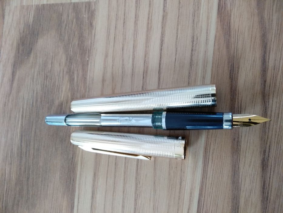 Stilou scolar chinezesc