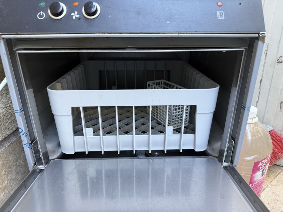 Чашомиална машина