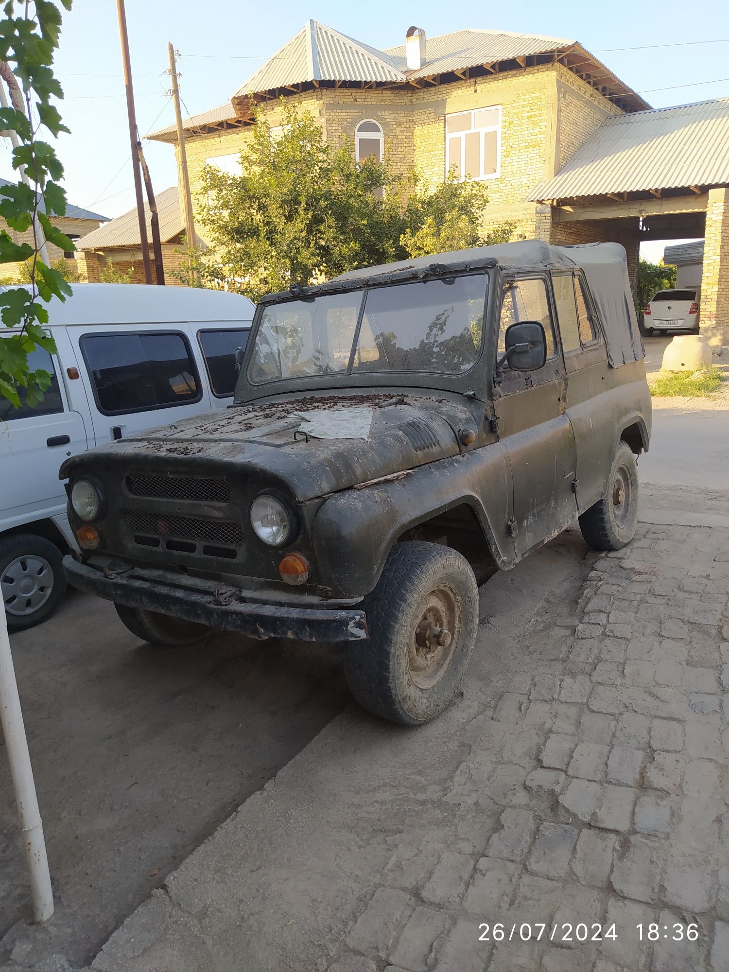 Uaz sotiladi holati yaxshi yangi mator yangi gaz balon qoyilgan.propan