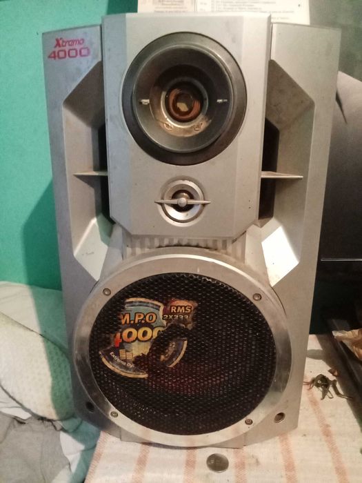 Boxe mari de bass LG pentru piese