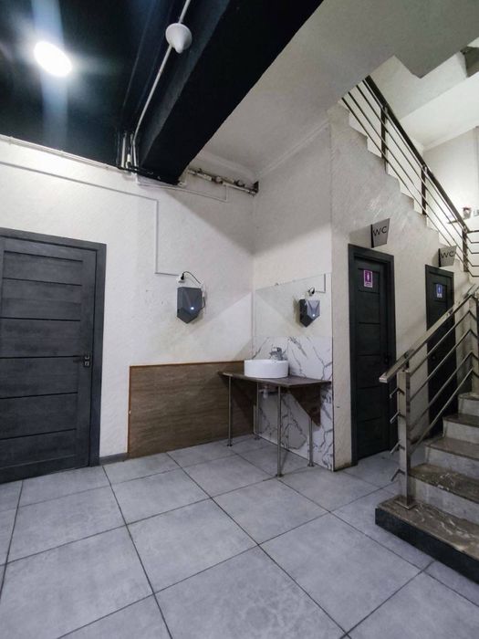 Аренда под офис Аэропорт Корзинка БЦ, 250м2 5 комната 2000$