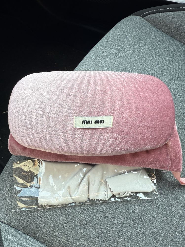 Слънчеви очила miu miu