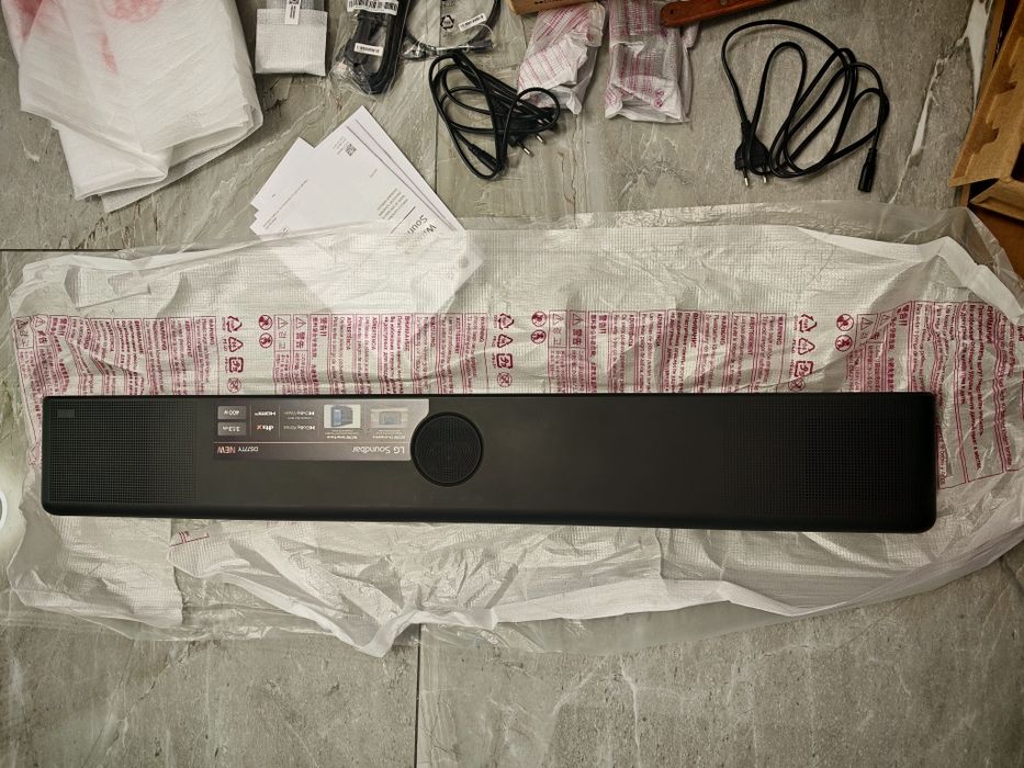 LG Sound bar 3.1 Dolby Atmos Nou