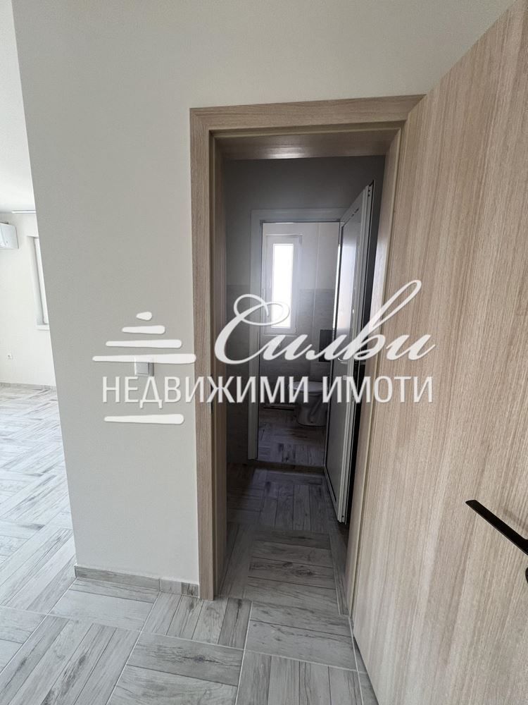 Дава се под наем Офис в Шумен, Център - 40 кв.м за 204 € - Снимка #1