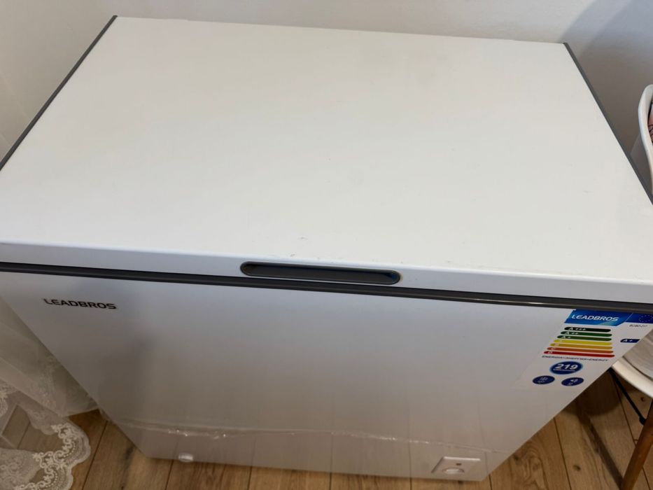 Продаю морозильник Leadbros BC/BD- 217AT,217л, белый
