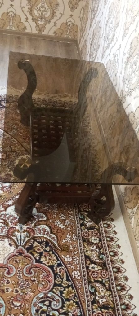 Продаю стол для гостиной и для офиса
