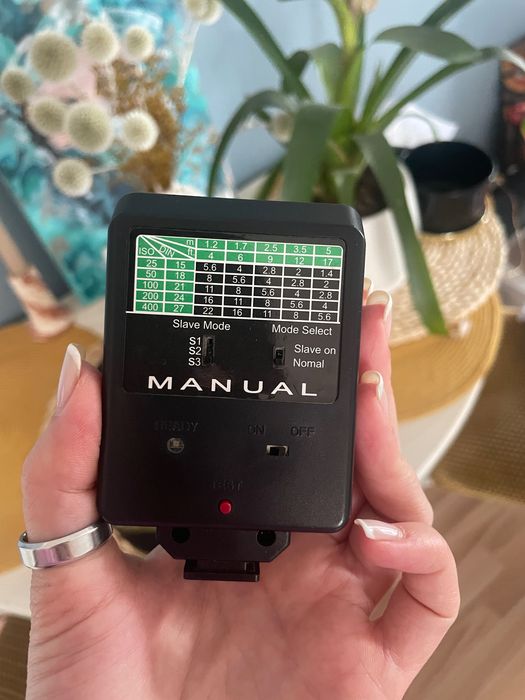 Nikon D3200, 24.2MP + Обектив 18-55мм + аксесоари