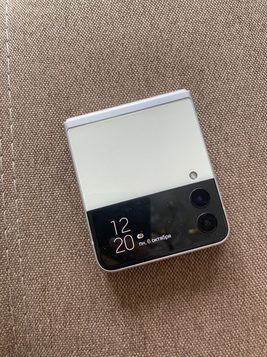 Samsung Galaxy Z flip 3