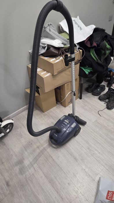 Пылесос Phillips 1800w