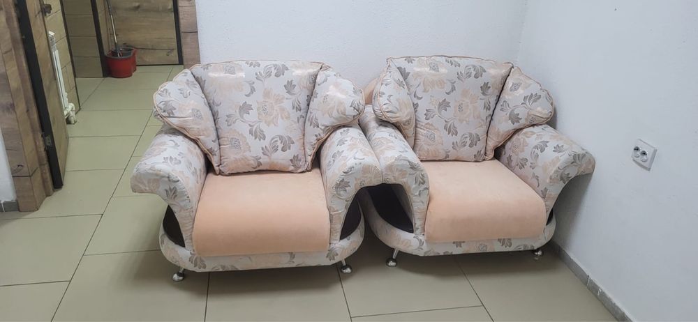 Диван и два кресла