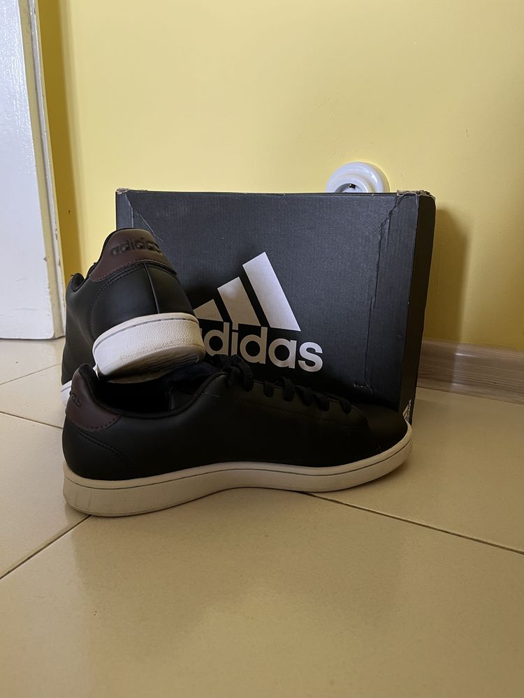 Мъжки маратонки Adidas и Vans.