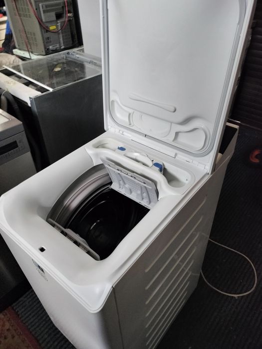 Mașină de spălat Electrolux 6 kg verticala