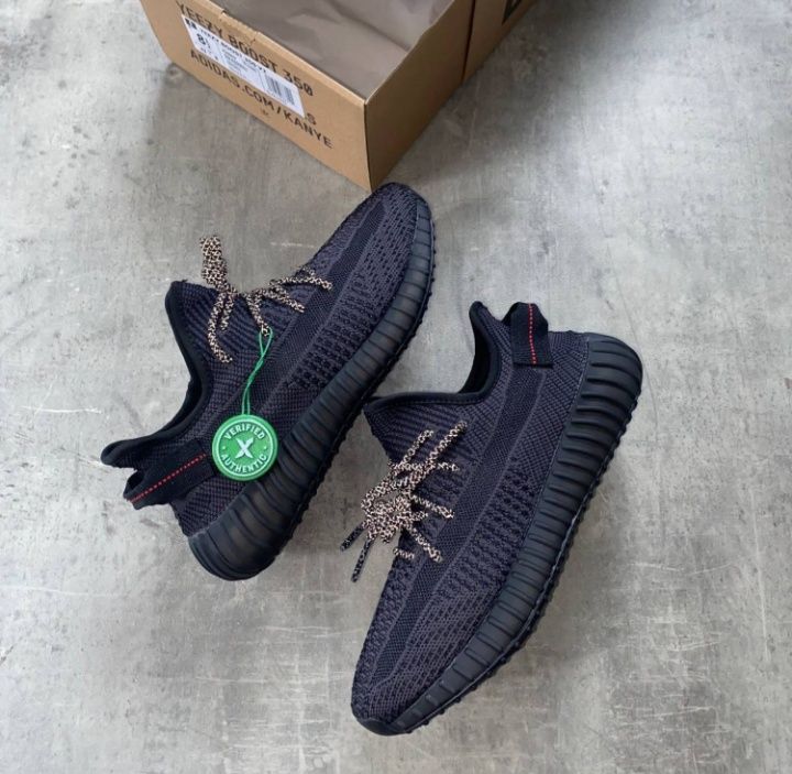 Adidas Yeezy boost 350 v2 black