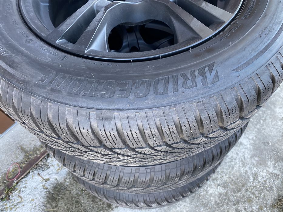 Anvelope iarna brigestone blizzak 215/65/16