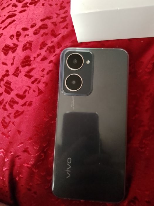 Продам срочно смарт телефон виво Y03