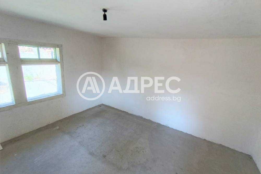 Продава се Къща в с. Каменар, Област Разград - 255 кв.м за 90 €/кв.м - Снимка #1