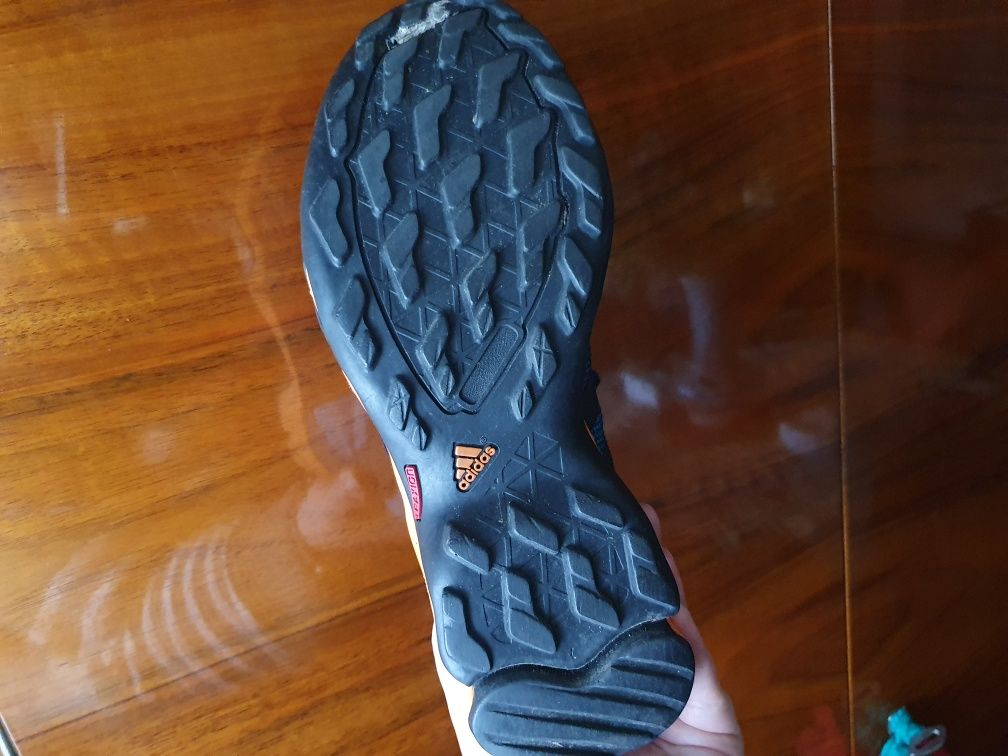 Pantofi Adidas mar.36