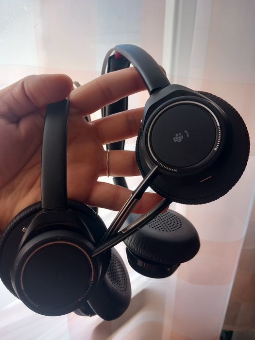 2  perechi castii Plantronics Bluetooth Wireless Voyager Focus UC BT B