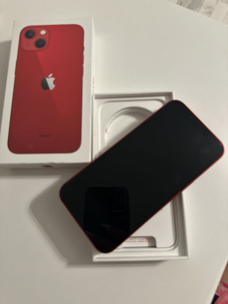 Iphone 13 RED 256GB cu Asigurare Protect+ August 2024