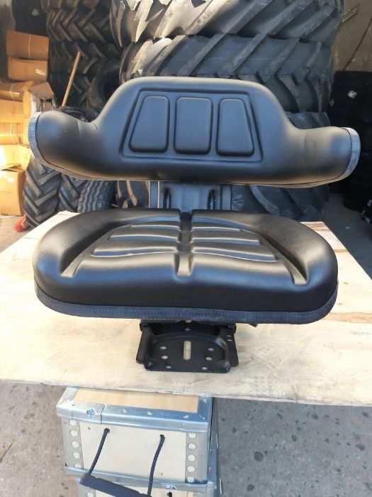 Scaun de tractor agricol sau orice utilaj cu prindere universala