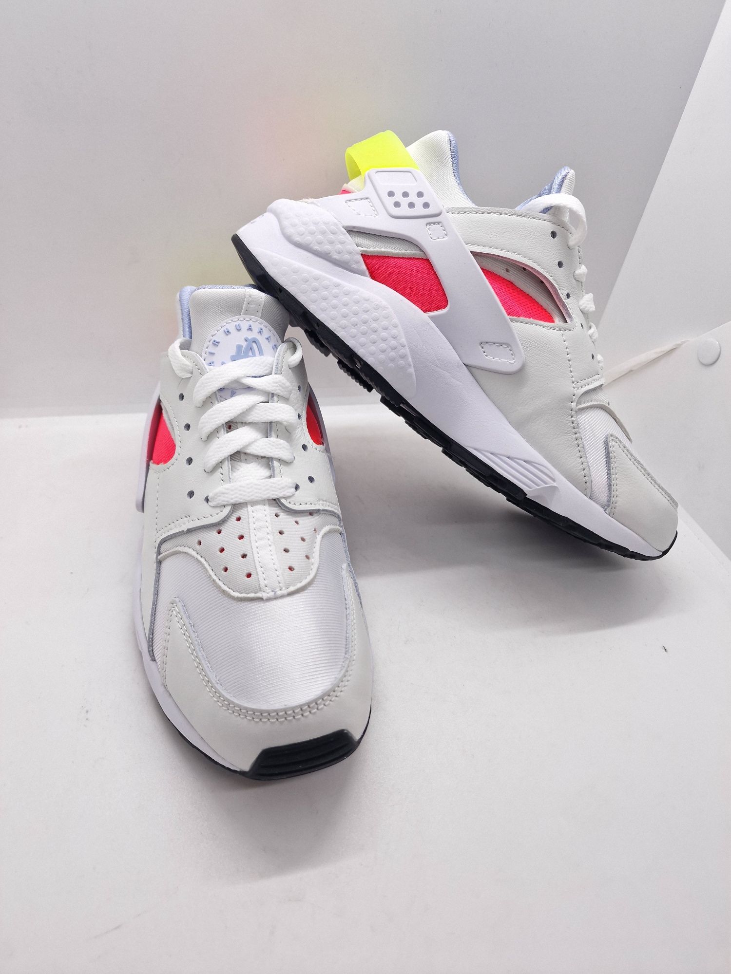 Nike Air Huarache DH4439-106 nr. 38.5 fit 38