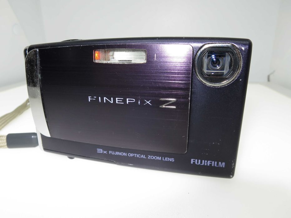 Fujifilm FinePix Z10fd страхотен лилав компактен фотоапарат, комплект