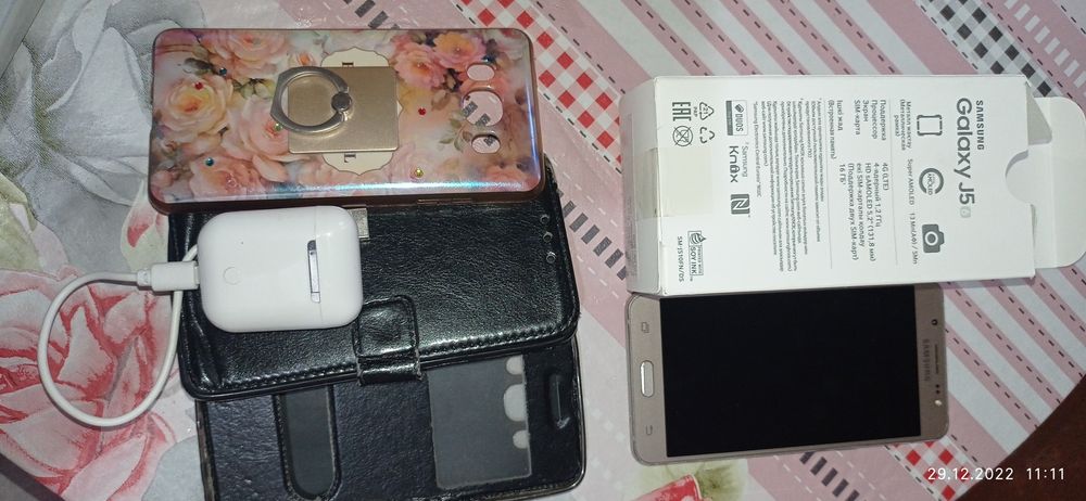 Продам смартфон Samsung j5 (510)