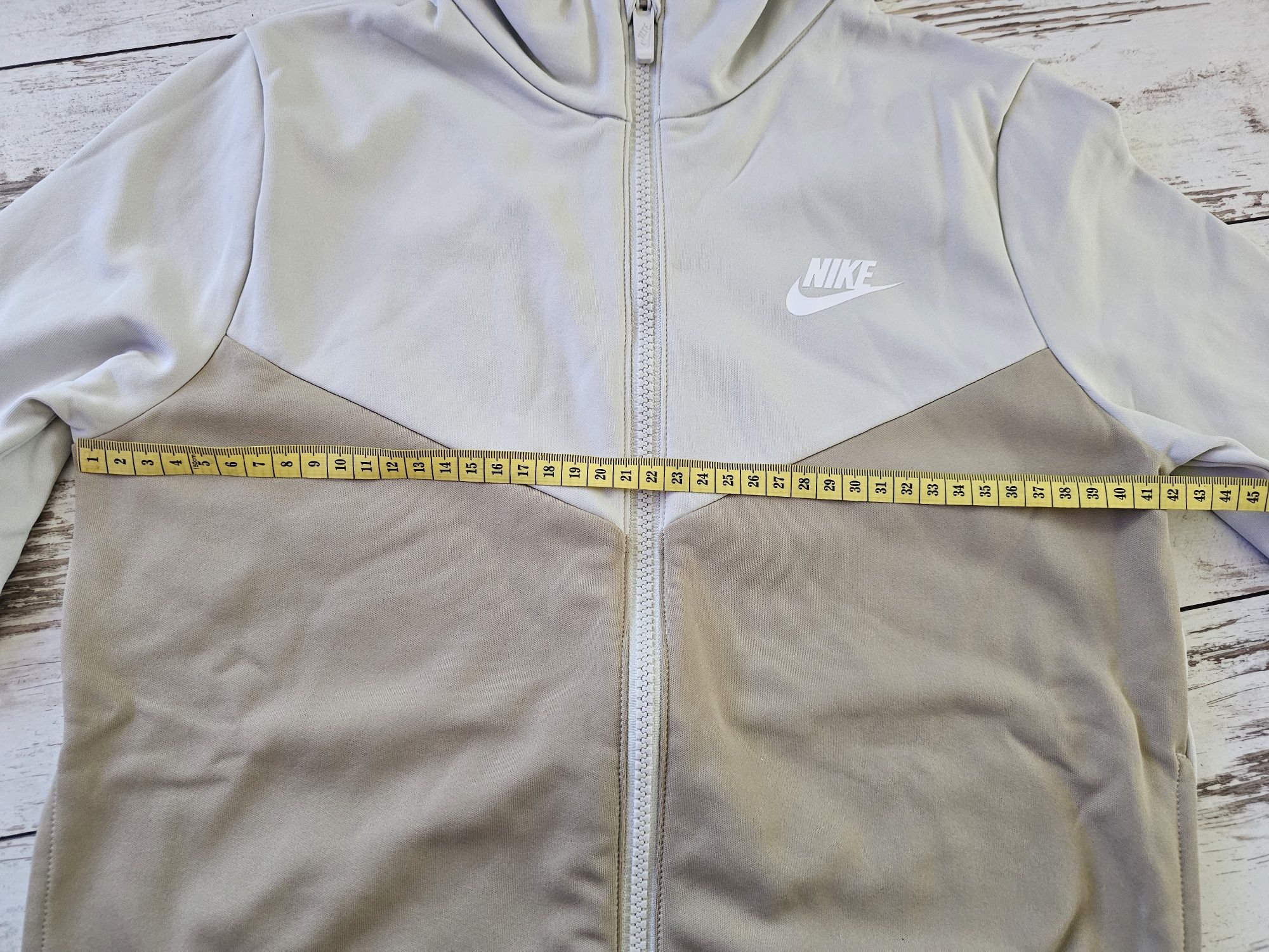 Нов детски анцунг Nike