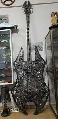 Дизайнерска китара от метал