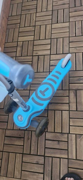 Trotinetă Scooter cu roți care luminează T3 Blue SmarTrike