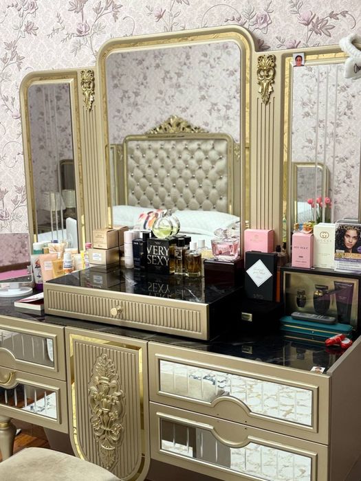 Hovli sotiladi srochnaga