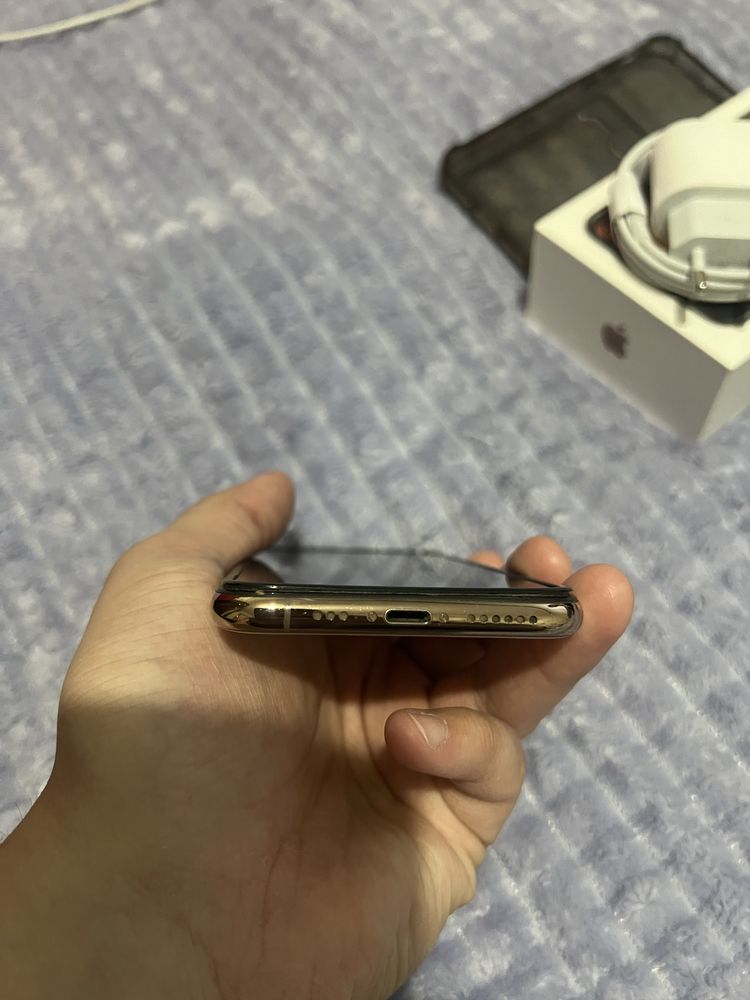 Продам Iphone Xs