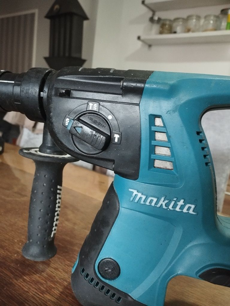 Перфоратор Makita BHR262T 36v само боди