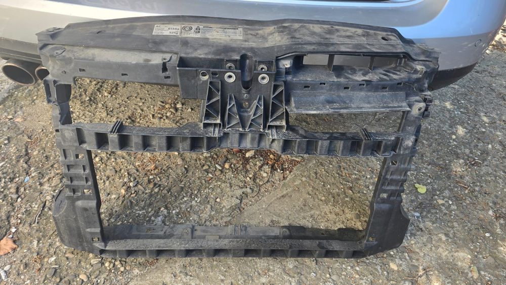 Piese VW Golf 6 trager aripa grila proiector